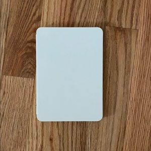 Amazon white kindle with white case